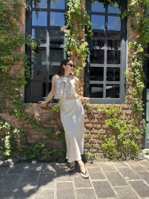 Chaleco Beige Bordado